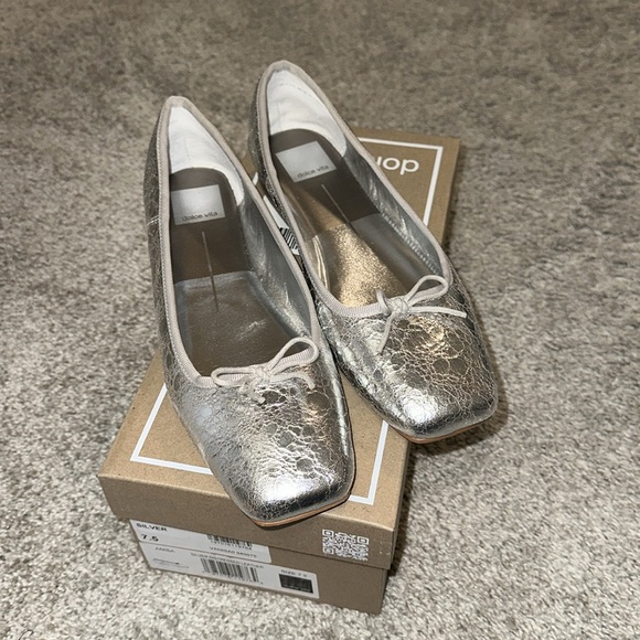 Flats - Picture 2 of 5